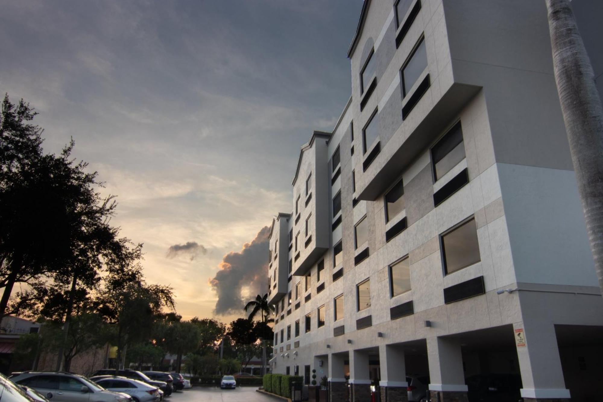 Holiday Inn Express And Suites Fort Lauderdale Airport West By Ihg Davie Kültér fotó